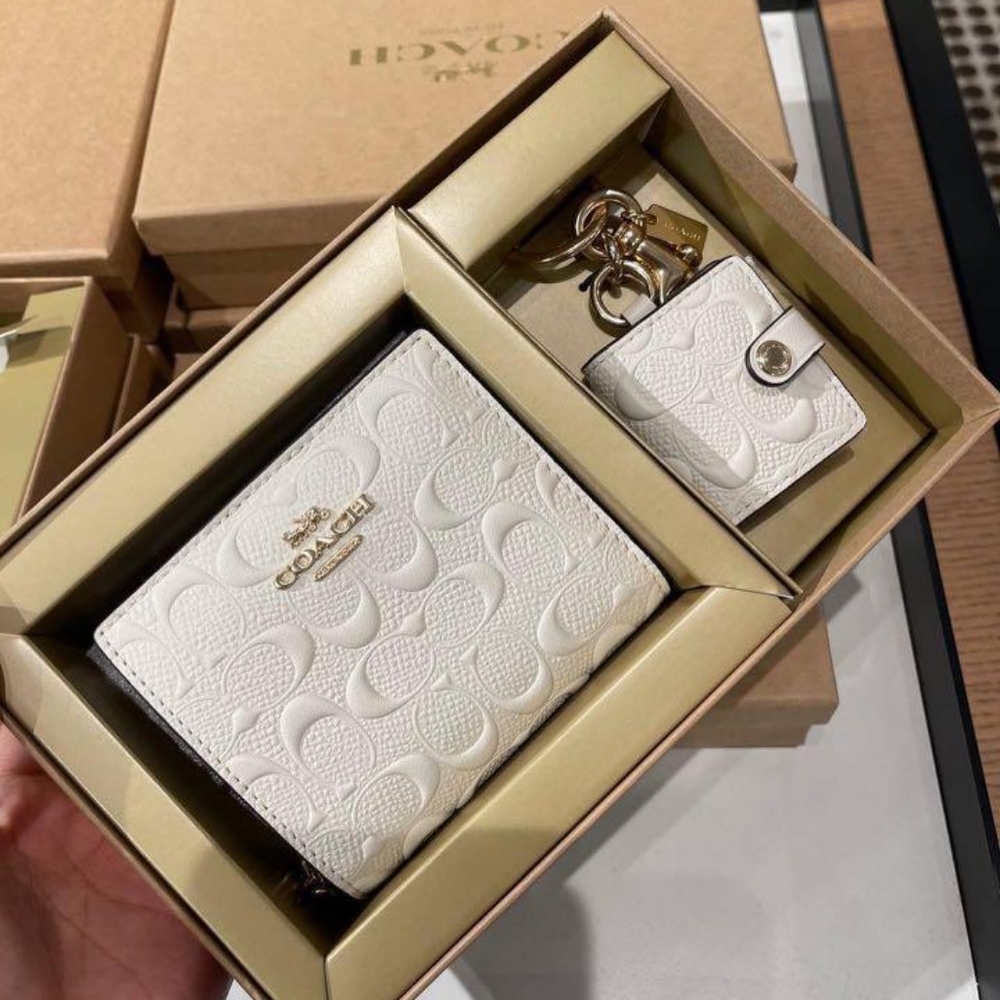 Coach snap wallet and picture frame boxed set